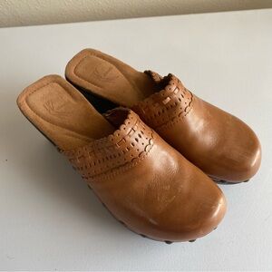 White mountain mule wedges